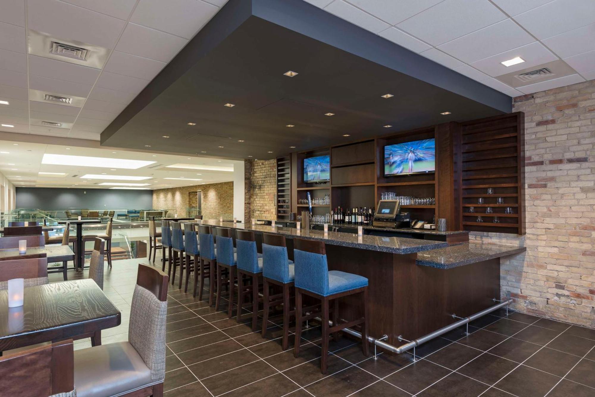 Homewood Suites By Hilton Grand Rapids Downtown Exterior photo