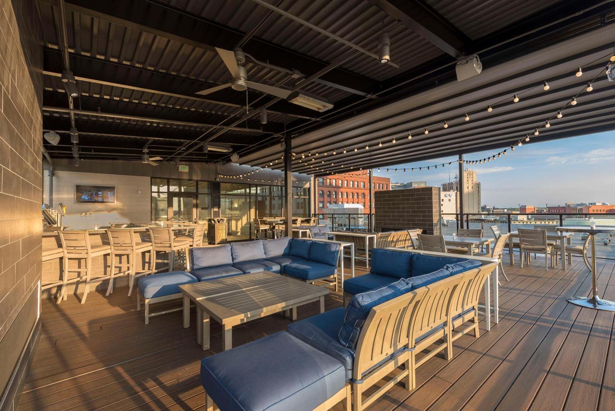 Homewood Suites By Hilton Grand Rapids Downtown Exterior photo